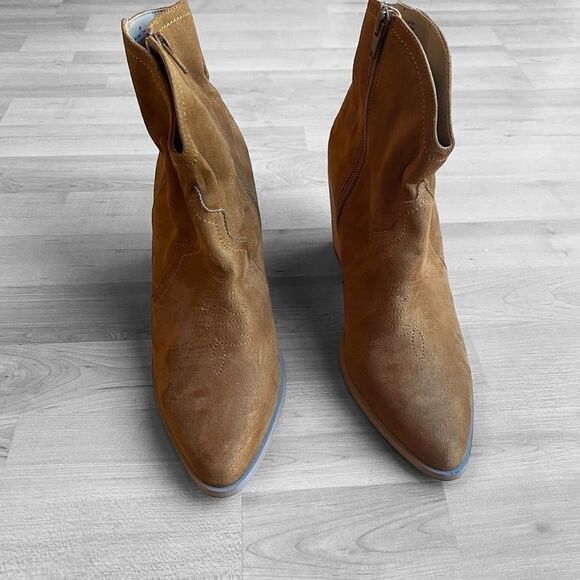 ABOUND Courtnee Western
Bootie Tan Chestnut Size 9 New - Picture 2 of 6